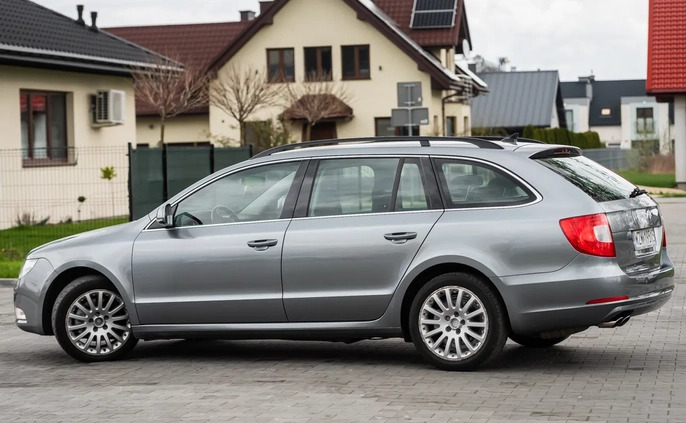 Skoda Superb cena 35900 przebieg: 198500, rok produkcji 2011 z Zwoleń małe 379